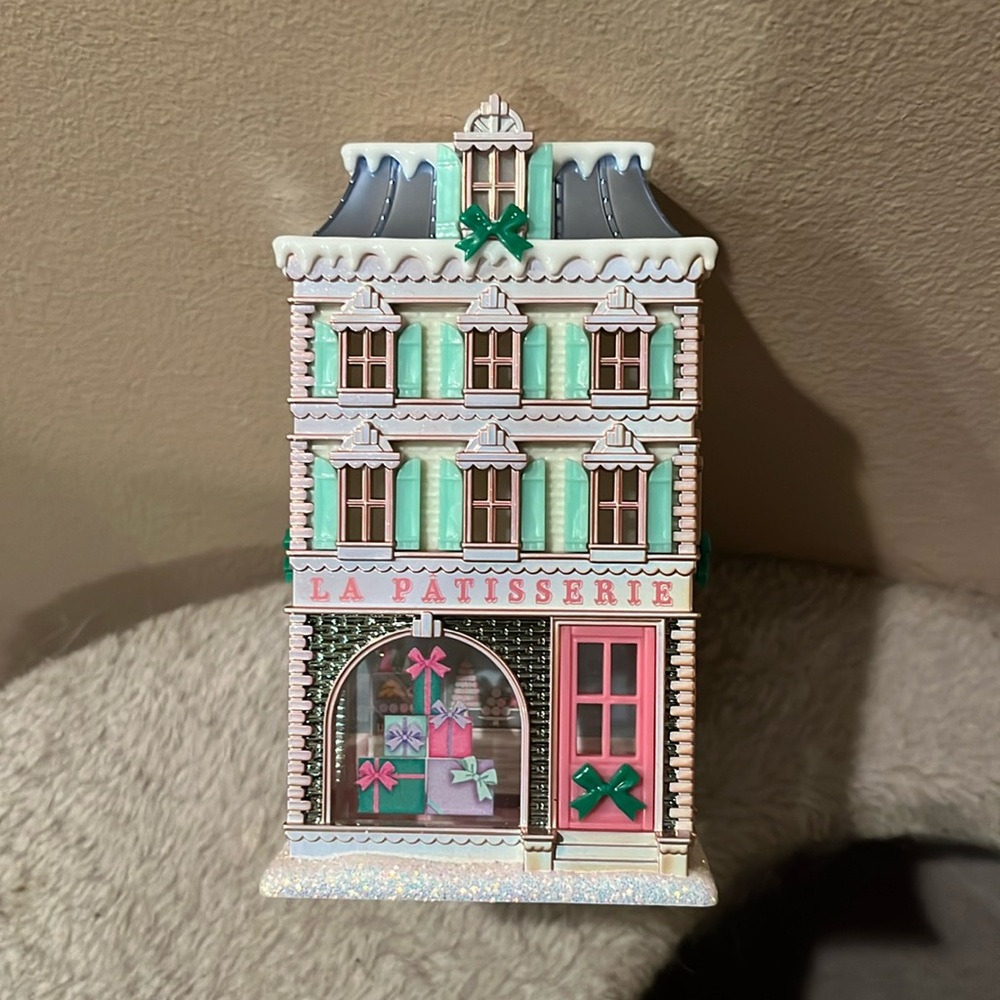 Bath and body works Emily in Paris wall plug in brand new